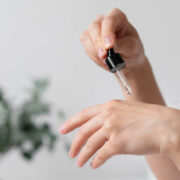 2025 保濕精華液推薦品牌